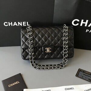 Chanel Classic Flap Medium in Quilted